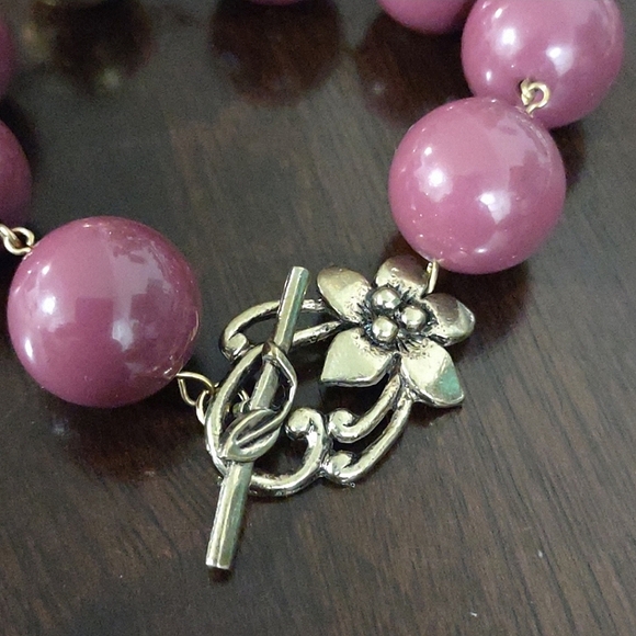 Women's Chunky Purple Beaded Bracelet with Gold Flower Toggle Clasp - Picture 2 of 6